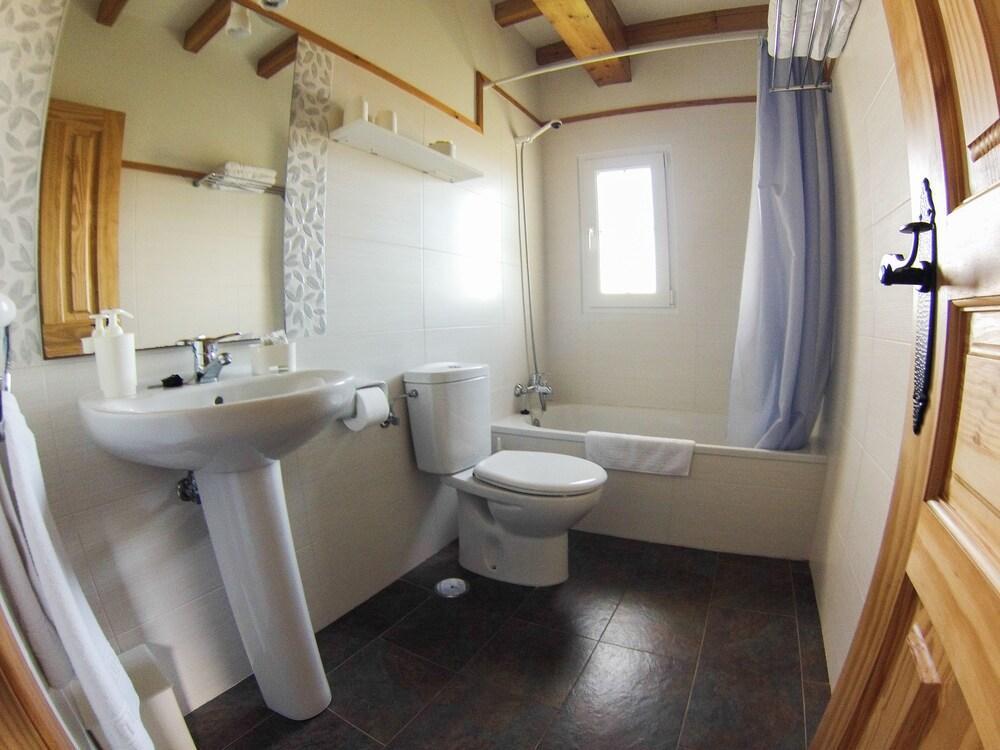 Apartamentos Corona Comillas Extérieur photo